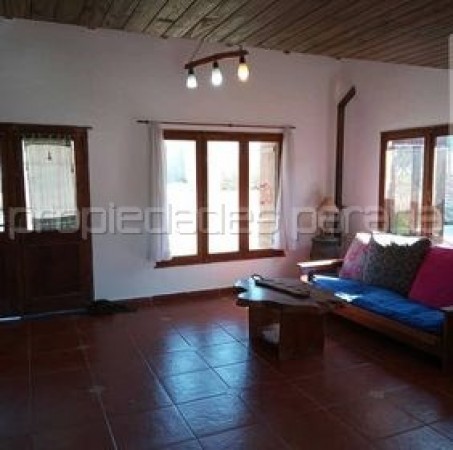 VENDO HERMOSA CASA CON PILETA EN ORO VERDE