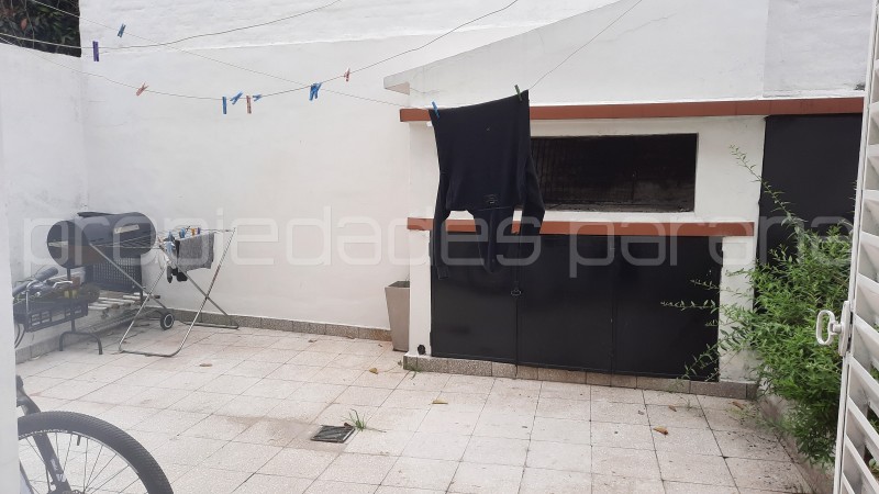 OPORTUNIDAD: VENDO LINDA CASA EN ZONA PARQUE, EN HERMOSO ENTORNO VERDE - 3 Dormitorios y Cochera