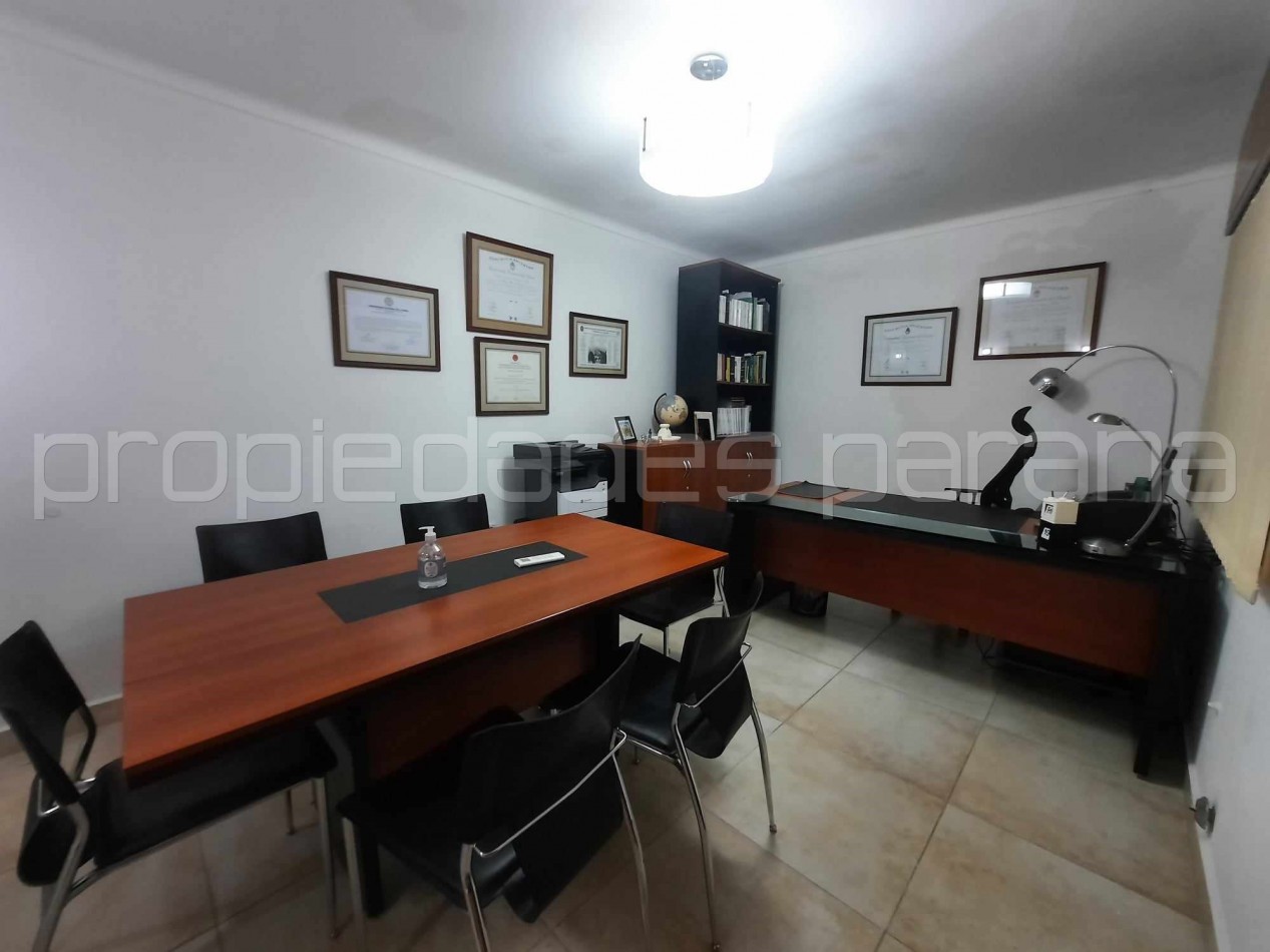 OPORTUNIDAD: NUEVO PRECIO: VENDO AMPLIO DEPARTAMENTO 3 DORMITORIOS Y BALCON, zona Tribunales