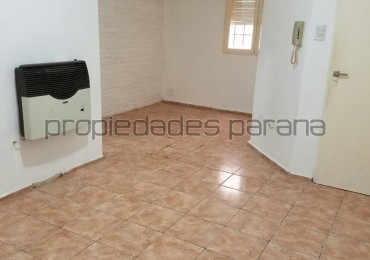 MUY BUEN PRECIO: VENDO AMPLIO DEPARTAMENTO DE 2 DORMITORIOS EN PLANTA BAJA - en zona Catamarca y Laprida