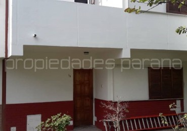 OPORTUNIDAD: VENDO COMODA CASA EN ZONA PARQUE - 3 Dormitorios y Cochera