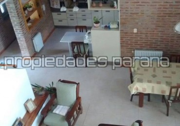 ALQUILO IMPORTANTE CASA CON QUINCHO Y PILETA, en zona La Toma