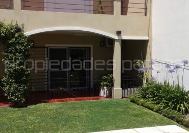 VENDO IMPECABLE CASA CON QUINCHO Y PILETA - zona rulo del Tunel