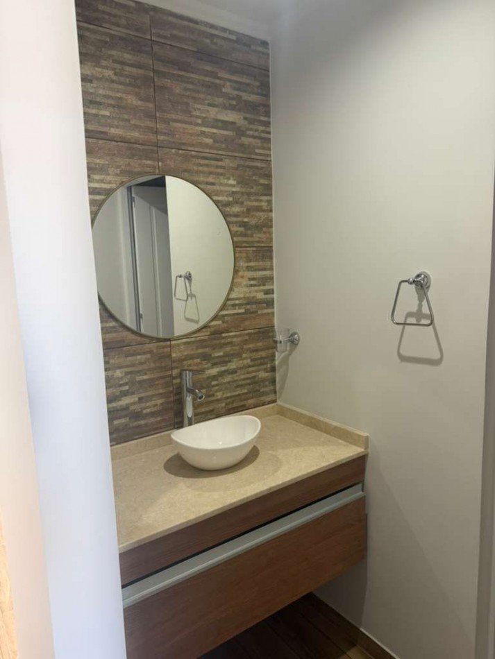 VENDO CASA MODERNA A ESTRENAR, ZONA CLUB ESTUDIANTES